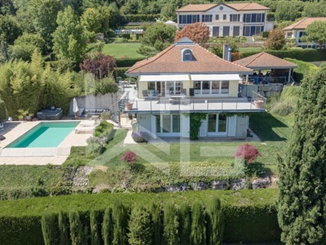 Wunderschöne moderne Villa mit Panoramablick