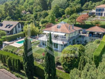Wunderschöne moderne Villa mit Panoramablick