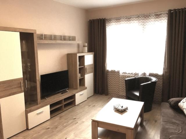 Wunderschöne moderne Wohnung mit guter Anbindung Beautiful modern apartment with great public transport