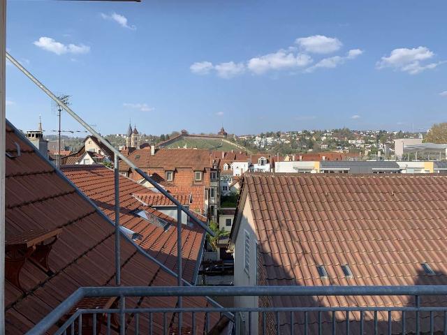 Wunderschöne Maisonette Wohnung mit Dachterrasse und direktem Blick auf die schöne Esslinger Burg