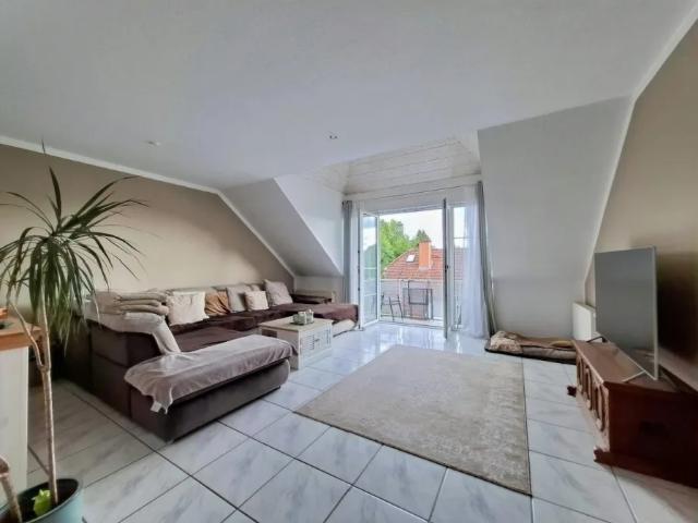 Wunderschöne Maisonettewohnung mit viel Platz in Niederissigheim!
