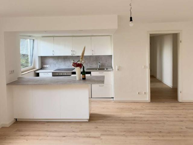 Wunderschöne & neu sanierte 2,5 Zimmer Wohnung in Gerlingen möbiliert a.A