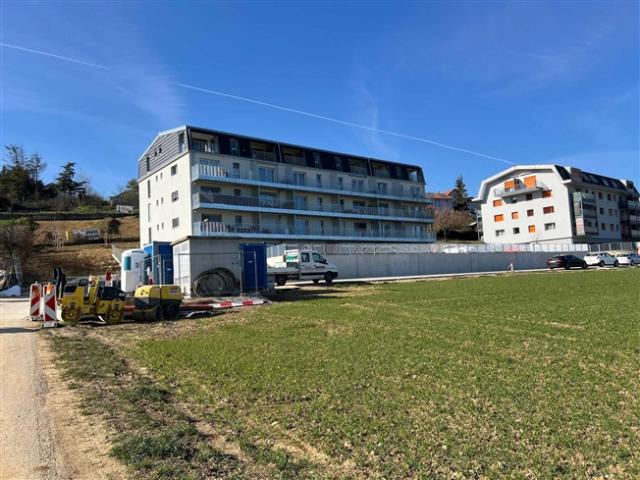 Wunderschöne Neubauwohnung 41/2 im Obergeschoss mit Balkon und freiem Blick