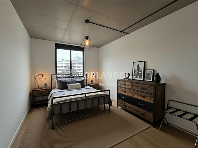 Wunderschöne neue 5 Zimmer Wohnung, 2 Stockwerke mit Balkon