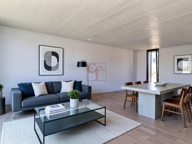 Wunderschöne neue, moderne Villa mit 3,5 Quadratfuß auf dem Land ~136 m²