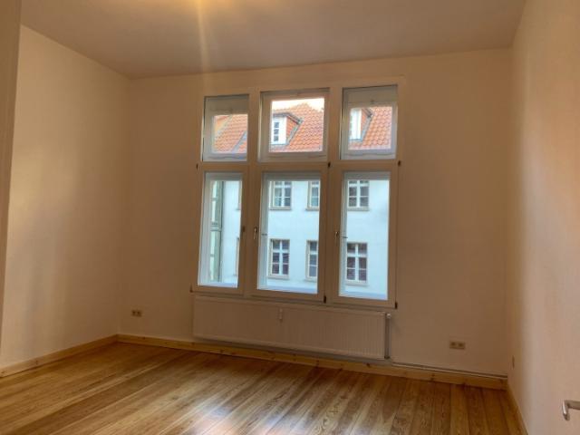 Wunderschöne sanierte 2 Zimmer Altbauwohnung mit Wohnküche im Zentrum