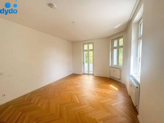 Wunderschöne sanierte 4 Zimmerwohnung wartet auf neue Mieter + EBK