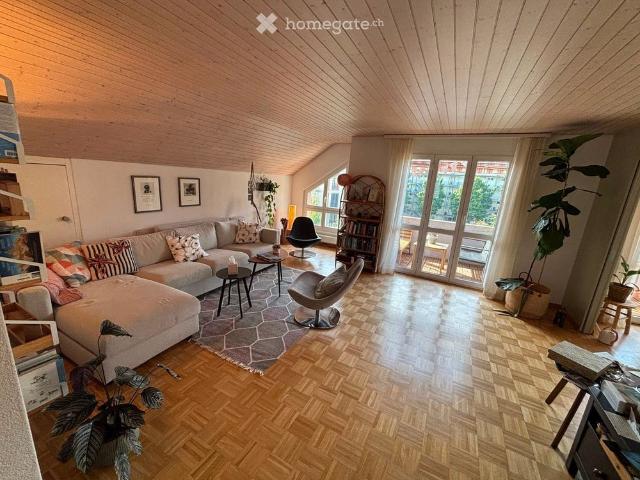 Wunderschöne, sehr helle 4 Zimmer Wohnung