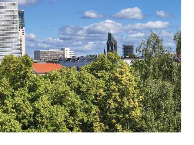 Wunderschöne, sehr helle, zentral gelegene 4 Zi Whg mit 2 Sonnen Balkonen &Aufzug, Erstbezug