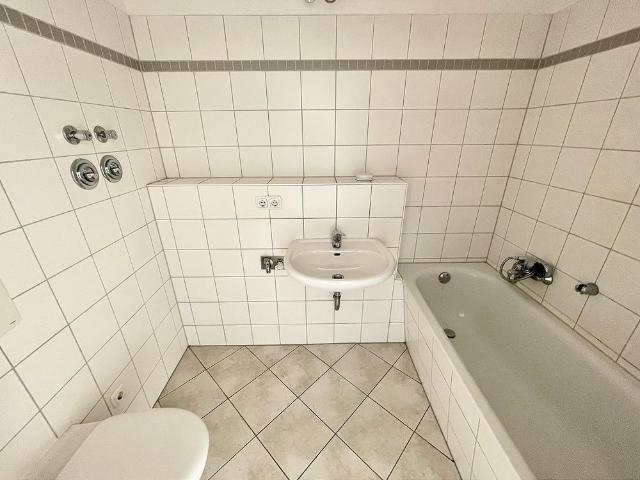 Wunderschöne Single Wohnung mit Balkon in Dresden Pieschen zur Miete!