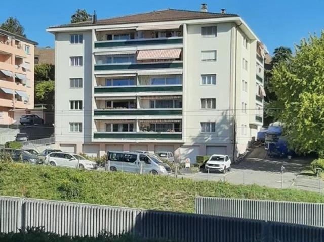 Wunderschöne renovierte 3 Zimmer Wohnung im 4. Stock