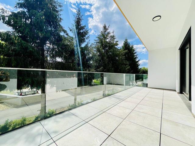 Wunderschöne ruhige und sonnige 2 Zimmer Terrassenwohnung mit Garage, Parkplatz & Lagerabteil!