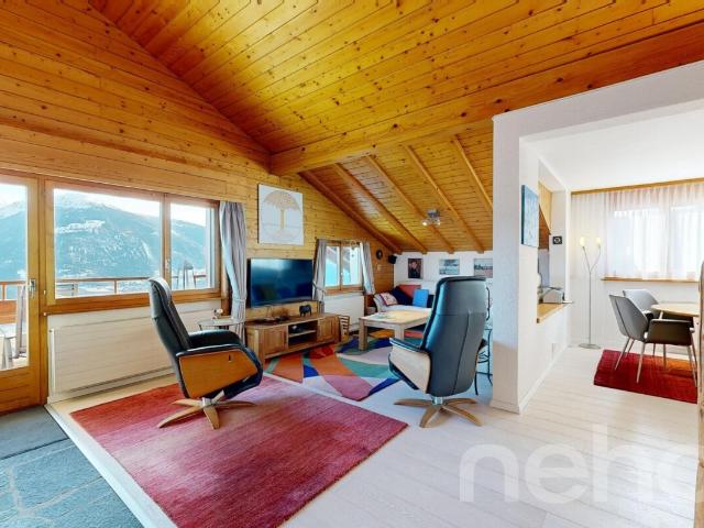 Wunderschöne Wohnung im obersten Stock mit Zwischengeschoss
