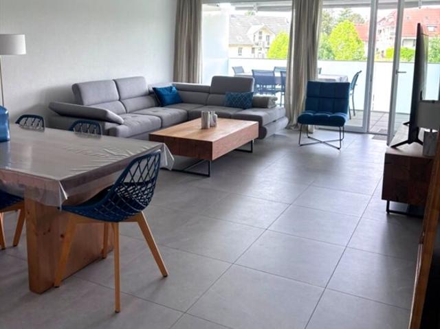 Wunderschöne Wohnung mit 3,5 Pence von 88 m² / 2 Schlafzimmer / 2 Bäder / 1 Balkon