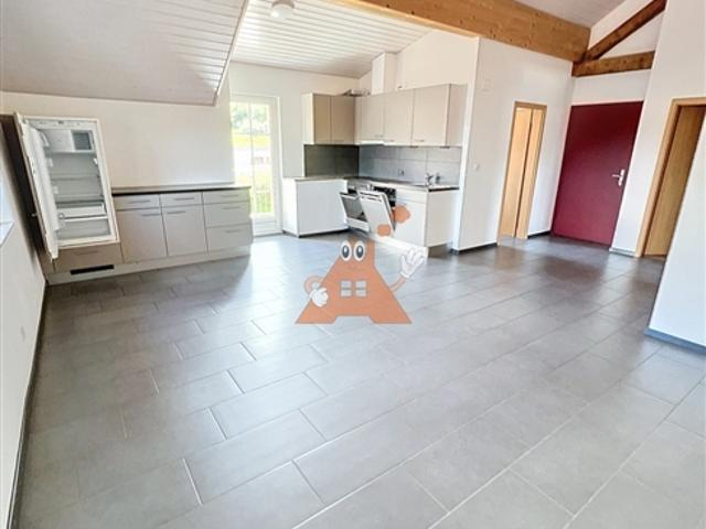 Wunderschöne Wohnung mit Balkon ZUR MIETE an der Route de France 5