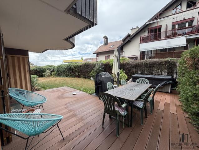 Wunderschöne Wohnung mit Garten und Jacuzzi in Bottens