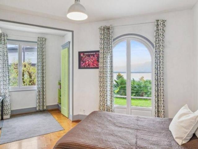Wunderschöne Wohnung mit großem Garten herrlicher Blick auf den See