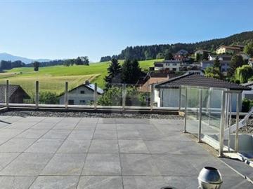 WUNDERSCHÖNE WOHNUNG MIT DACHTERRASSE
