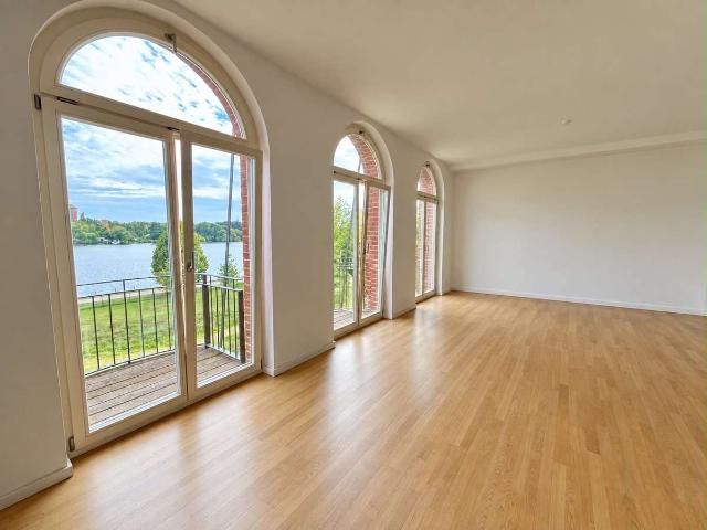 Wunderschöne Wohnung mit Wasserblick in Potsdam West! Aufzug, Parkett, Südbalkon, 2x Bad, TG.