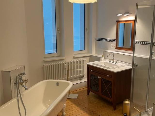 Wunderschöne und Moderne 2,5 Zimmer Altbauwohnung direkt am Aegi