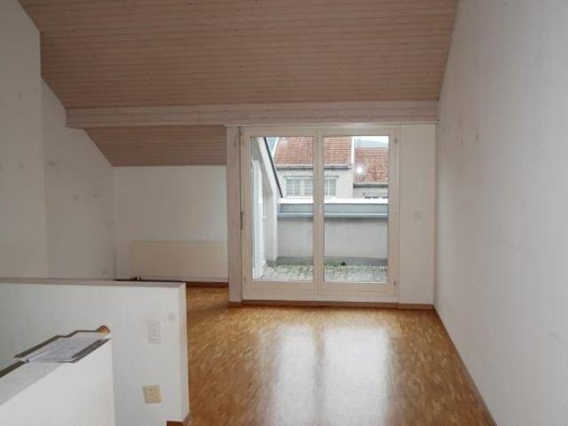 Wunderschöne und weiträumige 3.5 Zimmer Wohnung zu vermieten