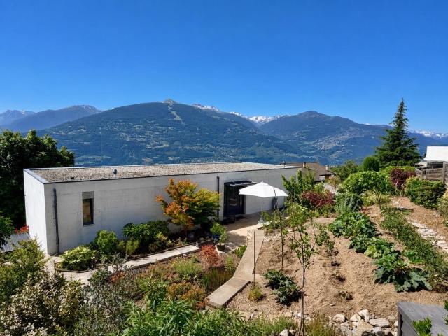 Wunderschöne, vom Architekt entworfene Villa mit 4,5 Zimmern zur Miete in Savièse