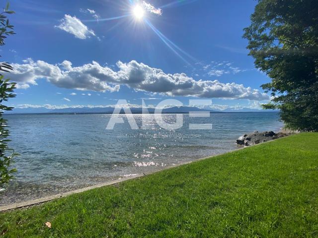 Wunderschöne Villa direkt am Wasser mit privatem Anlegesteg