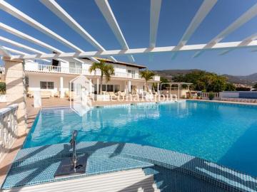 Wunderschöne Villa in ländlicher Lage mit Panoramablick und. 620m² Armeñime