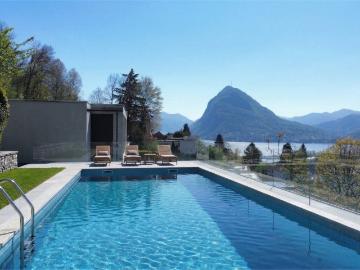Wunderschöne Villa mit Seeblick und Swimmingpool