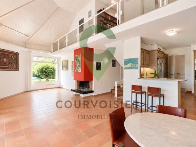 Wunderschöne Villa mit zwei Wohneinheiten, Garten und Swimmingpool in