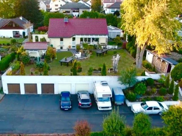 Wunderschönes mediterranes Generationenhaus Stadt Randlage Privat