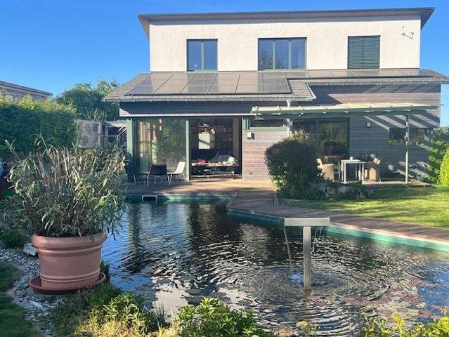 Wunderschönes Ökohaus A+ mit Schwimmteich