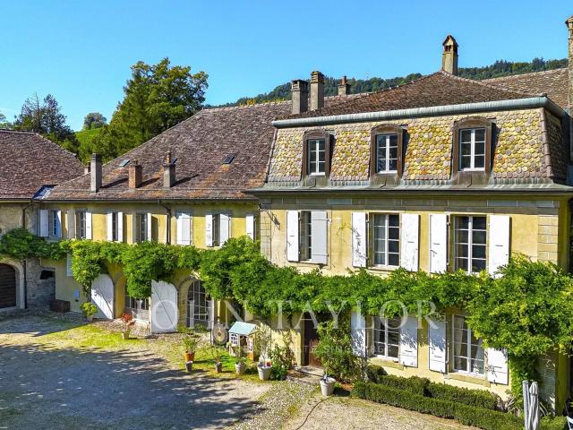 Wunderschönes Anwesen mit Herrenhaus aus dem 18. Jahrhundert