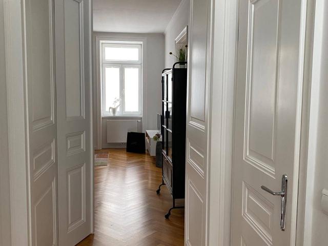 Wunderschönes Apartment am Belvedere für 1 bis 6 Monate provisionsfrei direkt von der Eigentümerin Mommseng. im Botschaftsviertel: 3' Neuer Hauptbahnhof I 3' Belvedere I 8' Karlskirche!