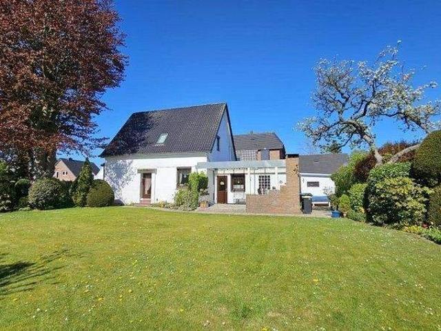 Wunderschönes, charmantes EFH mit 1.200 m² Grundstück, Garage + Nebengebäude. 0 % Käuferprovision!