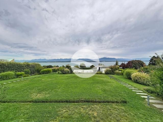 Wunderschönes Duplex mit Seeblick und Blick auf die Alpen – Gemeinschaftspool und Garten