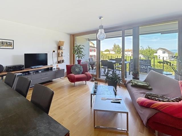 Wunderschönes Durchgangsappartement mit Terrasse