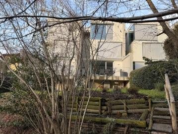 Wunderschönes Doppelhaus mit Garten
