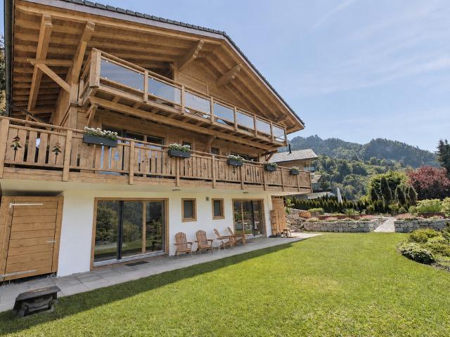 Wunderschönes Einfamilien Chalet mit 6,5 Zimmern in Charmey