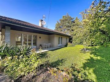Wunderschöne freistehende Familienvilla in Cointrin