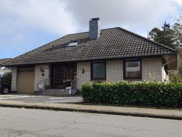 Wunderschönes Einfamilienhaus mit Garage und Wintergarten für den gehobenen Anspruch in Brake Süd