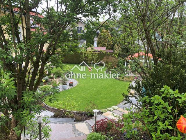 Wunderschönes Familienidyll mit parkähnlichem Garten, Pool, ELW, Klima und PV Provisionsfrei !