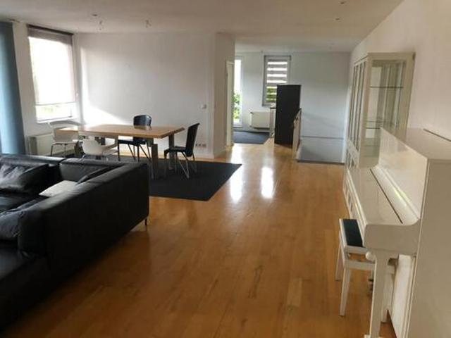 Wunderschönes, großzügiges Haus mit EBK, Sauna, Balkon und Kamin