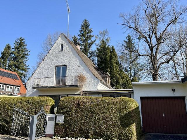 Wunderschönes Grundstück mit Seltenheitswert in Stockdorfer Bestlage