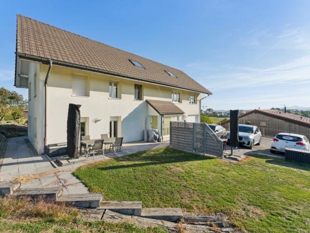 Wunderschönes Haus mit 2 Einheiten und offenem Blick