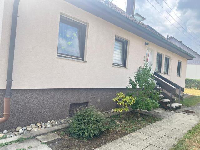 OHNE MAKLER Schönes Haus mit 2 Wohnungen und großem Grundstück