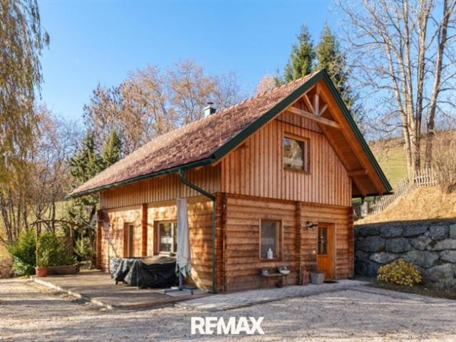 Wunderschönes Holzhaus am Berg mit Panorama