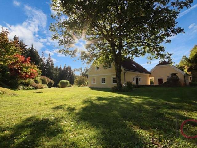Wunderschönes Landhaus in Ruhelage mit Teich und Weinkeller