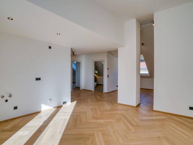 Provisionsfrei: Neubau Erstbezug: Penthouse in Saggen