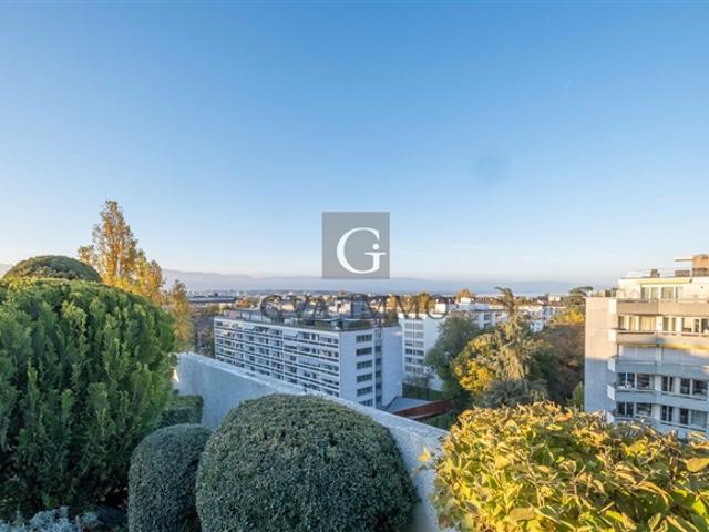 Wunderschönes Penthouse mit großer Terrasse und spektakulärer Aussicht